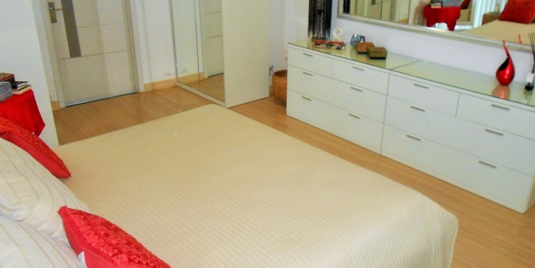 Master Bed (2)
