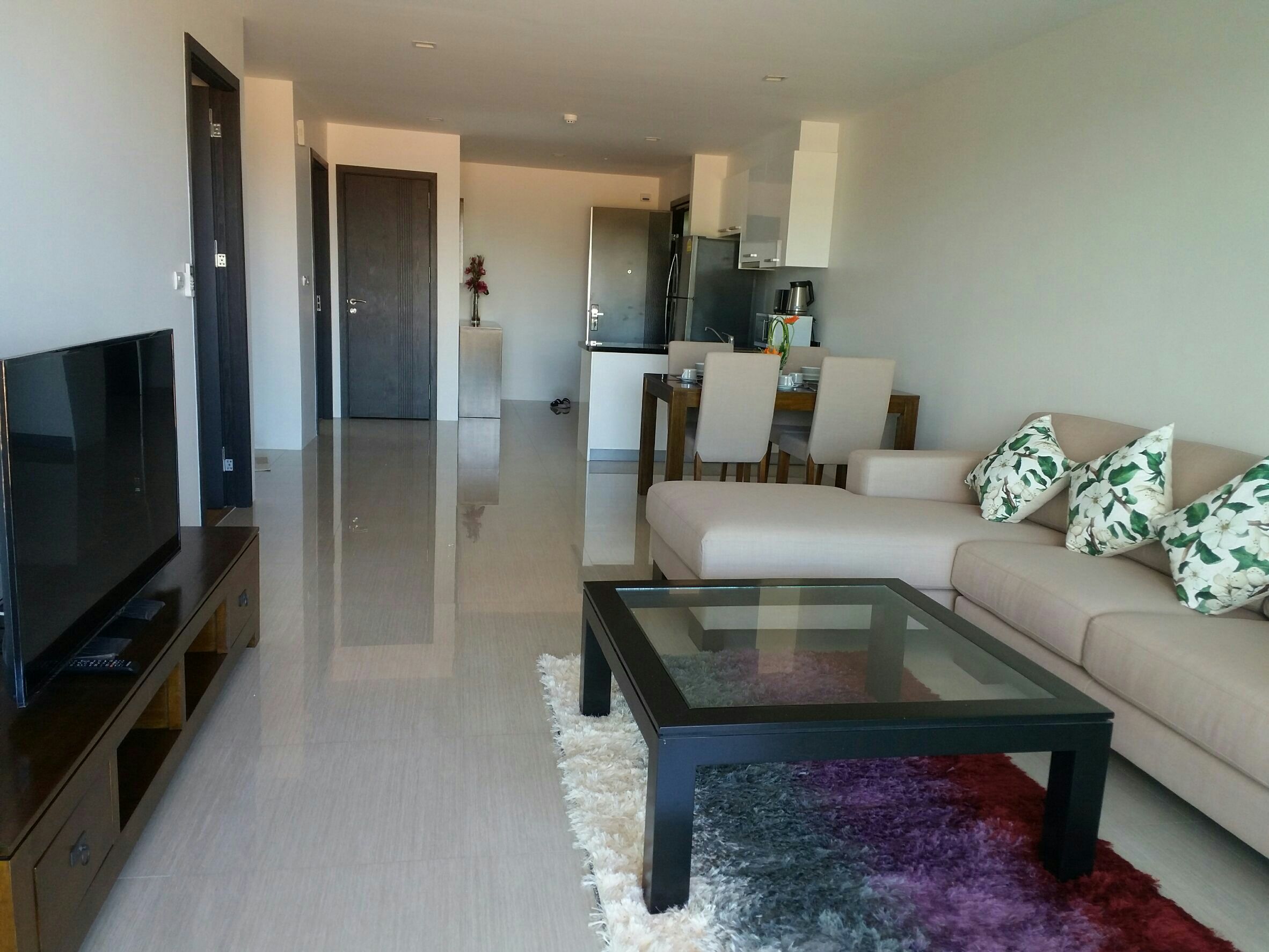 Project Elegance Condominium Location Pratumnuk  For Rent